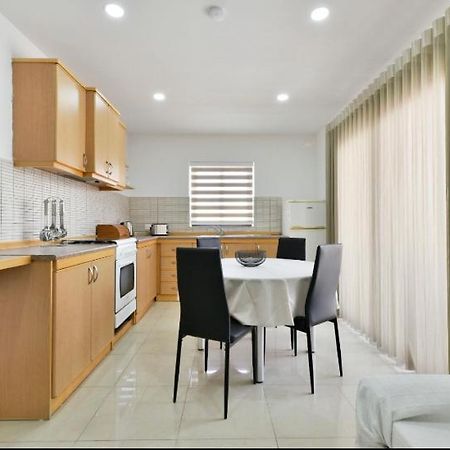 Sea View Apartment บีร์เซบบูจา ภายนอก รูปภาพ
