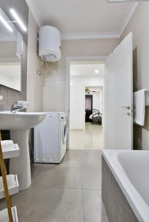 Sea View Apartment บีร์เซบบูจา ภายนอก รูปภาพ